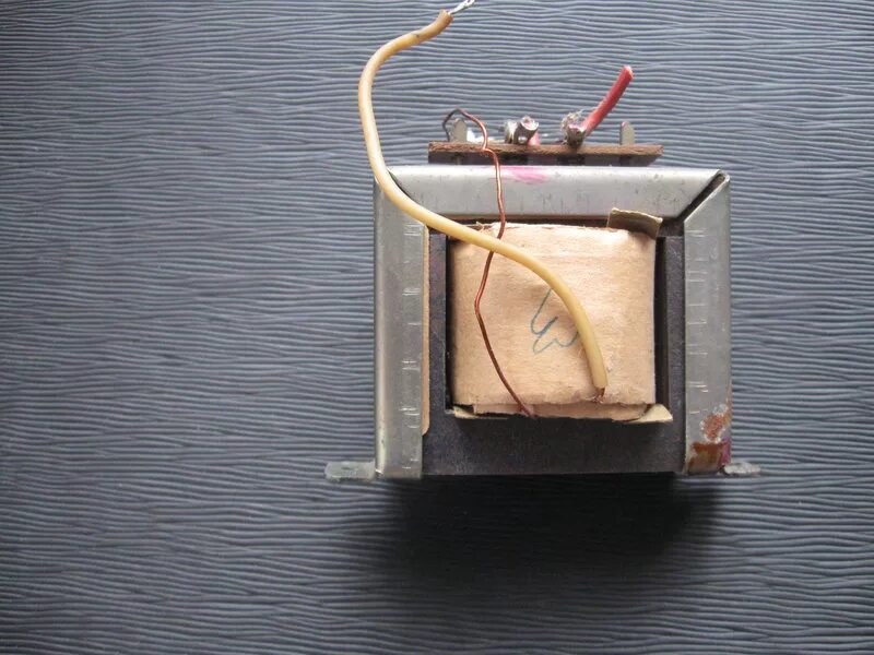 Трансформатор тсу-1,0 ухл2 380-220/170. 4. Трансформатор для радиоприемника. 700. Согласующий трансформатор радиоприемника.