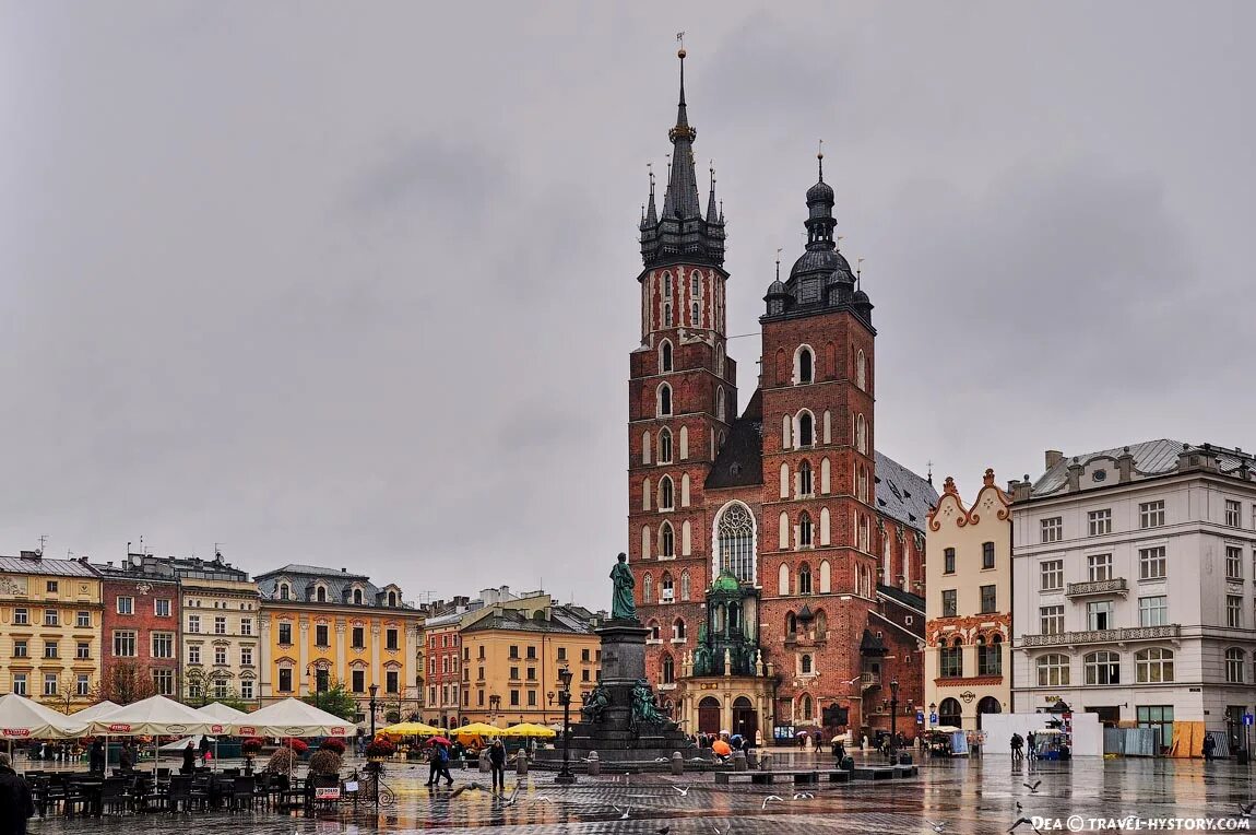 Мариацкий костел. Мариацкий храм в кракове. Мариацкий костёл краков. Мариацкий костёл краков. Мариацкий костёл краков.