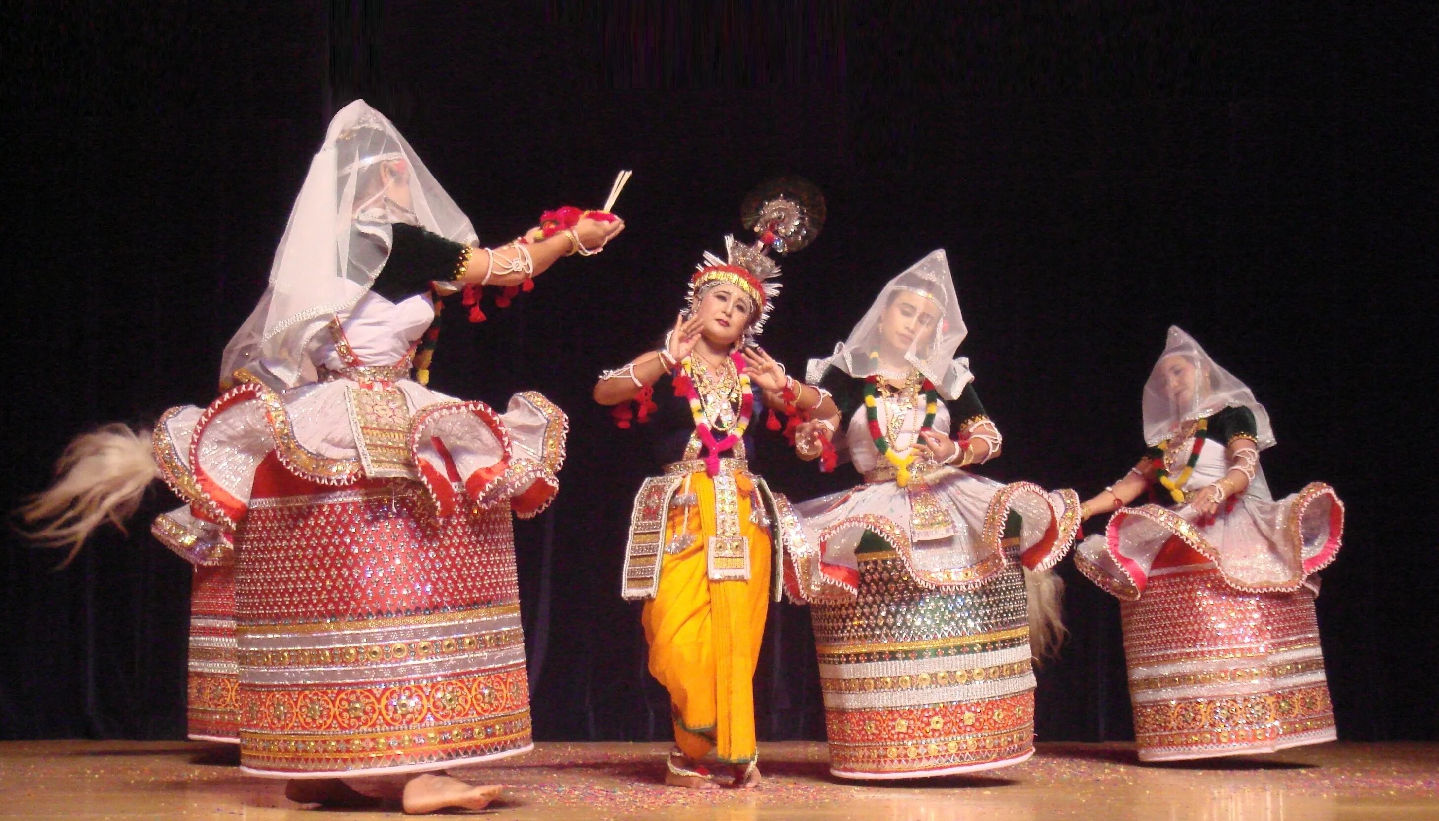 Манипури танец. Мейтхеи (Манипури). Манипури индийский танец. Народные танцы Индии.