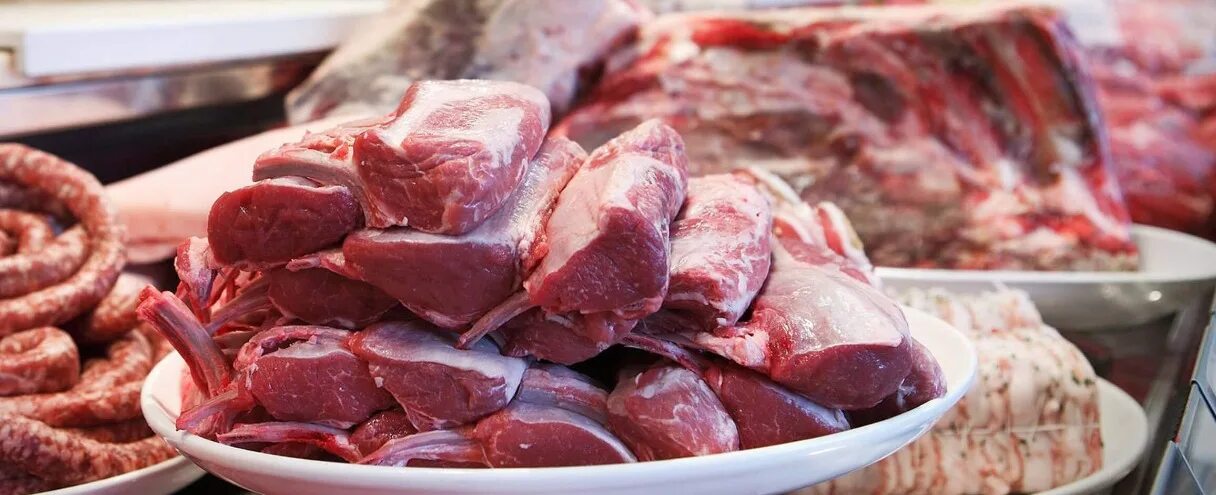 Брусничный соус к мясу. Мясо говядина. Мясо в к что это. Трихинелла в мясе свинины. Свинина.