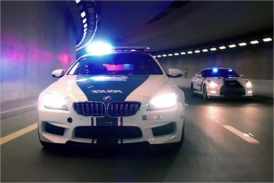 Гуф иномарка с мигалками поворачивает в арку. BMW m6 Police Dubai. Дубайская полиция BMW e60. BMW i8 ДПС. БМВ С мигалками.