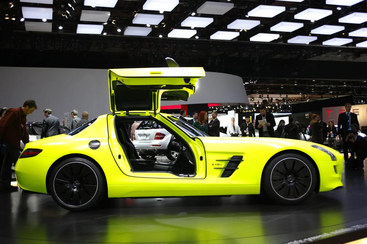 Общий автомобиль. Электрокар Mercedes-Benz SLS AMG E-Cell. Электрокар Мерседес SLS gt. Машина электроника Мерседес. Auto way.