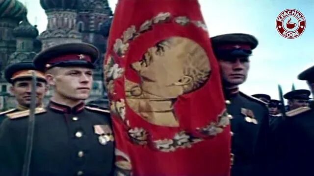 Сталин на параде в тушино 1946. 05. Сталин на трибуне мавзолея на параде победы 1945. Приказ верховного главнокомандующего. Буденный 24 июня 1945.