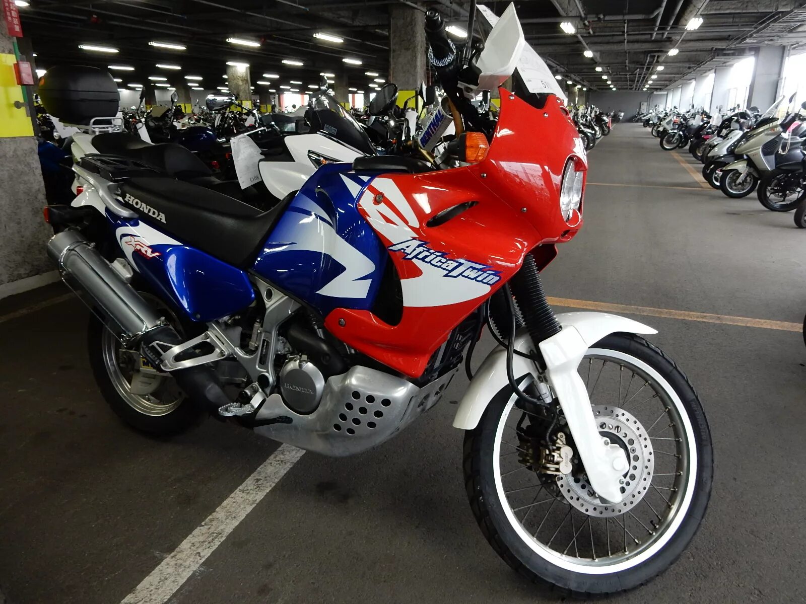 Honda Africa Twin 750. Мотоцикл Хонда Африка Твин 750. Honda Africa Twin 650. Africa Twin 750 мотоцикл.