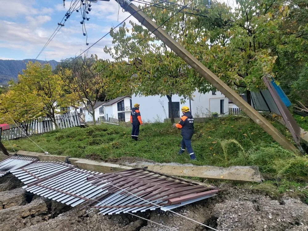 Сочи приезд. Оползень в Сочи октябрь 2021.