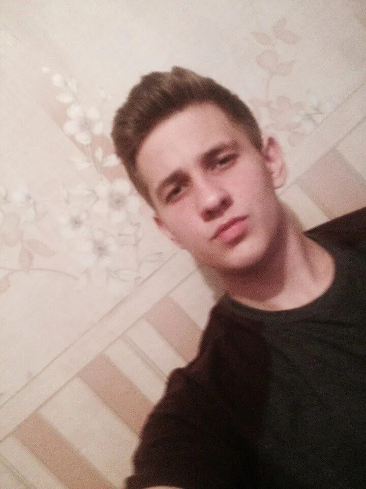 даня туманов. селфи парня 20 лет. александр ковтун. обычный парень 19 лет. данил коваленко.