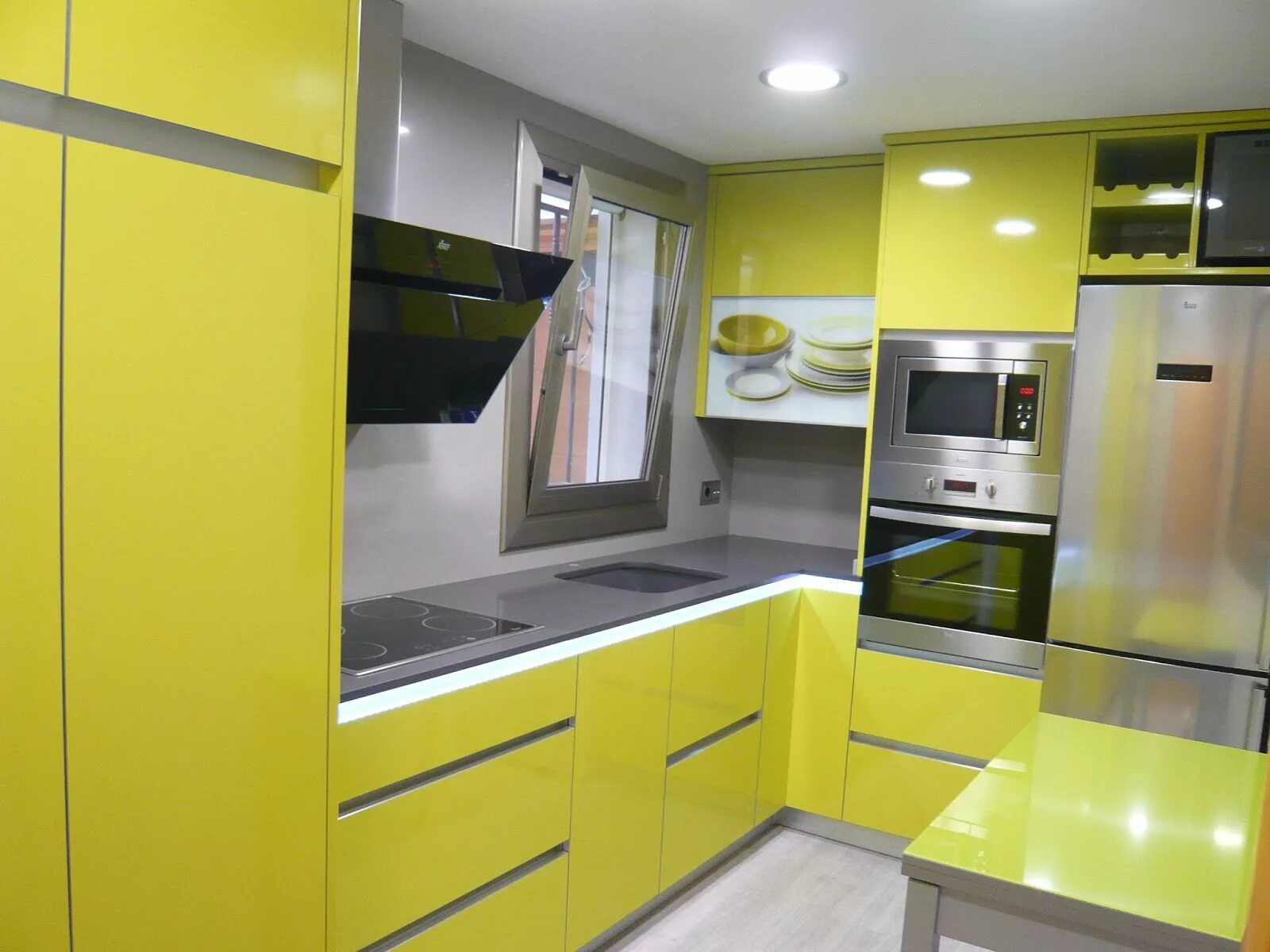 Желтые кухни. Кухня в желто зеленых тонах. Кухня лимонного цвета. Желто зеленая кухня