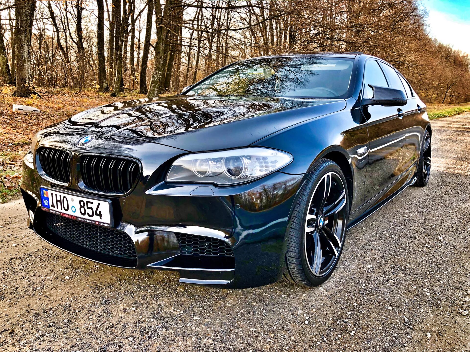 Bmw 5 series f10. BMW 5 f10. BMW 5 Series 2012. БМВ f10 2012.