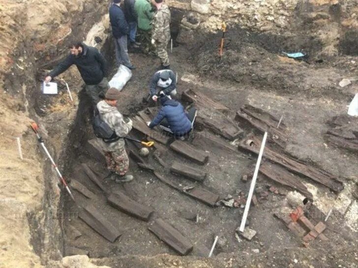 Найдено в туле. Раскопки на крестовоздвиженской в туле. алексей свиридов раскопки тула.