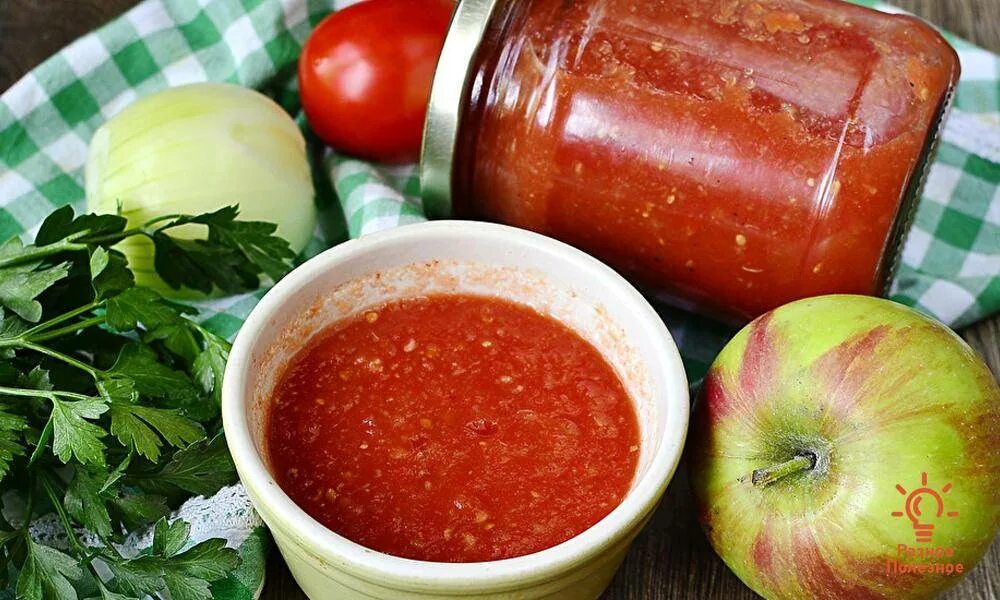 Домашний кетчуп из помидор перца болгарского. Томатно яблочный соус. Кетчуп. Кетчуп из помидоров. Соус из помидор.