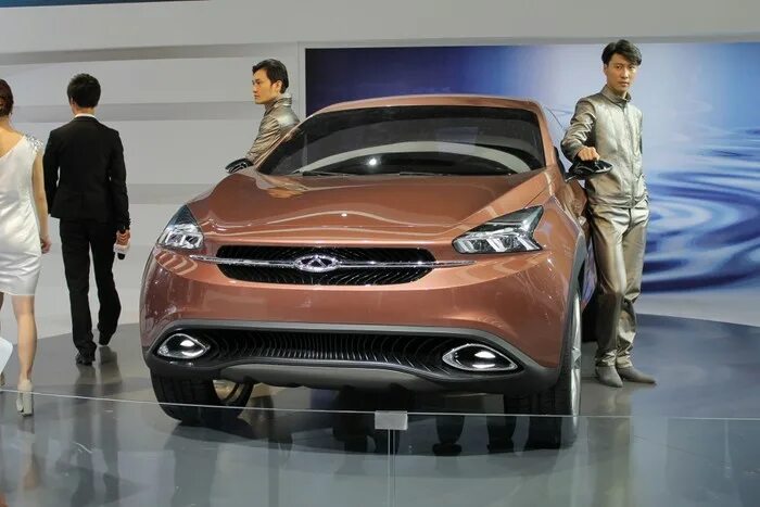 Футуристичный Omoda C5 и сногсшибательная Анна Щербакова - что у них общего? - D