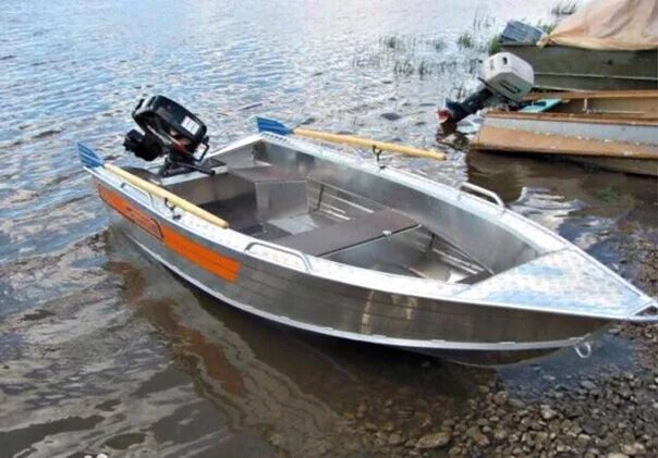 Катер волжанка 51 bowrider. Алюминиевая лодка вельбот 550. Лодка киргиз 390. Алюминиевая лодка newstyle - 433. Алюминиевые лодки вельбот 42.