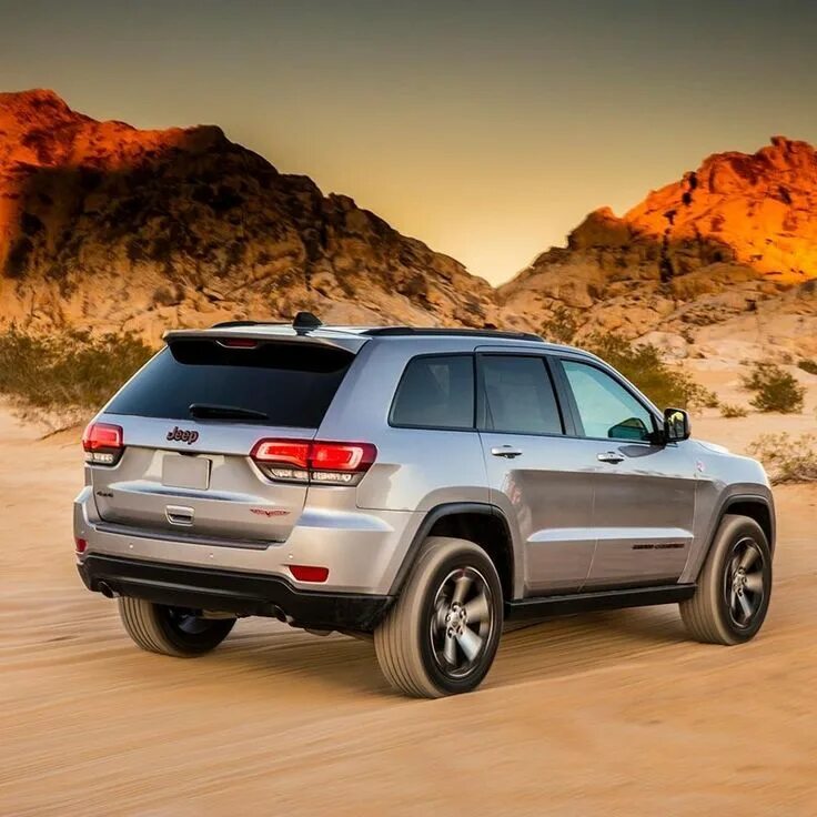 Внедорожники 2016 года. Jeep cherokee limited. Внедорожники 2016 года. Джип гранд чероки 2016. Jeep cherokee 2014 limited.