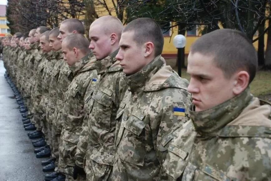 Срочная служба в украинской армии. Солдаты срочники на Украине. Призыв в армию Украина.