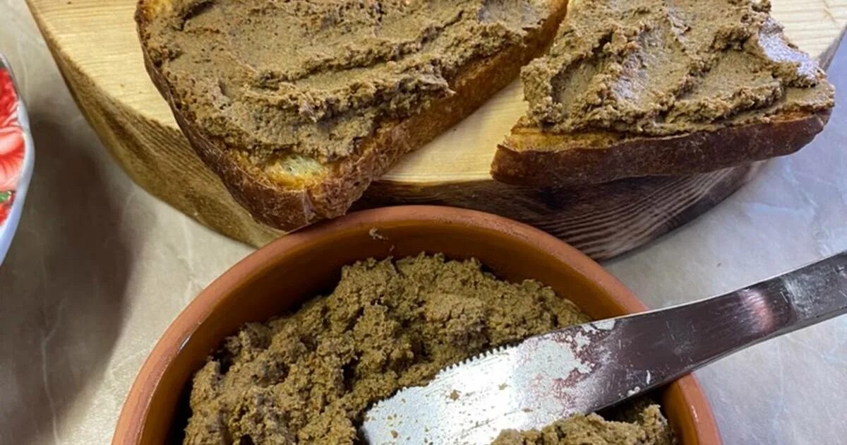 печеночный паштет ,(куриной печени). печёночный паштет из куриной печени. печеночные рулетики. томаровский печеночный паштет. печёночный паштет из куриной печени.