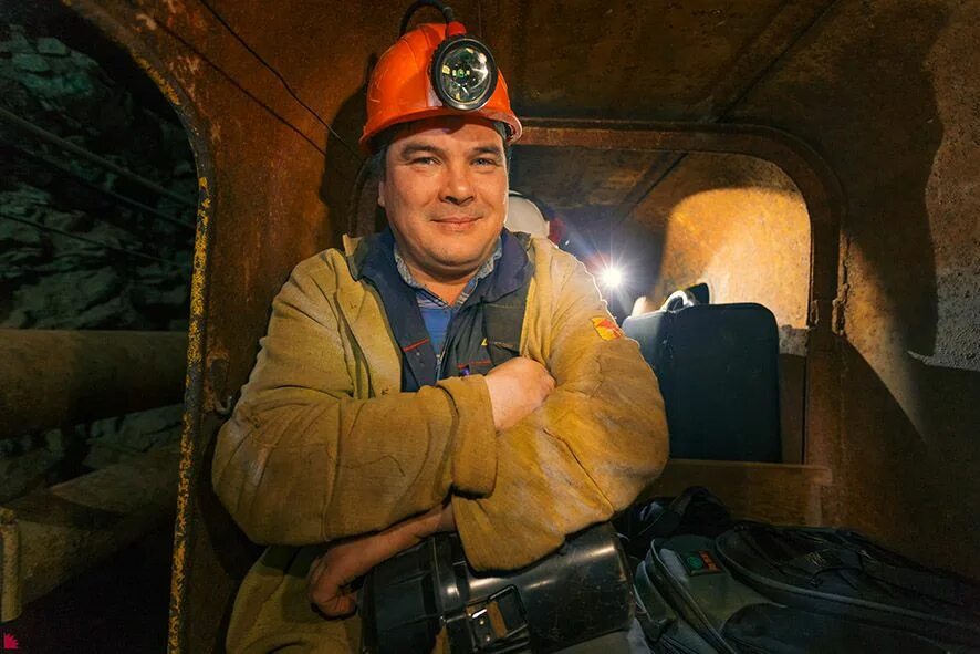 Главный инженер рудника. Берёзовский (город, свердловская область) стадион\. Золотая шахта. Горняк екатеринбург стадион. Стадион горняк березовский.