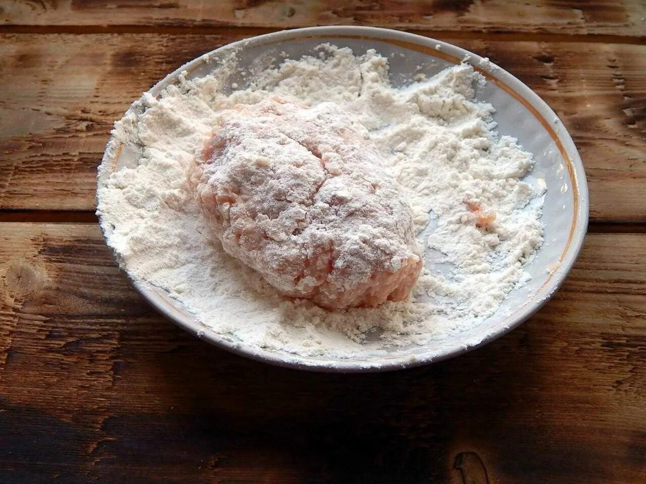 куриные котлеты обваленные в муке. котлеты в муке обваливают. котлеты запанированные в муке. можно ли обваливать котлеты в муке. можно ли обваливать котлеты в муке.