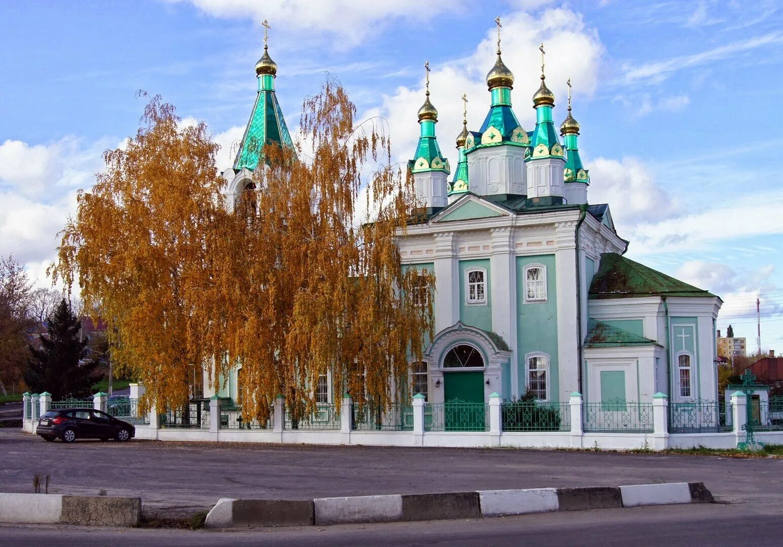 Святые старого оскола. Церковь Ильи пророка старый Оскол. Храм Святого пророка Илии старый Оскол. Свято-Троицкий храм (старый Оскол). Ильинская Церковь старый Оскол.