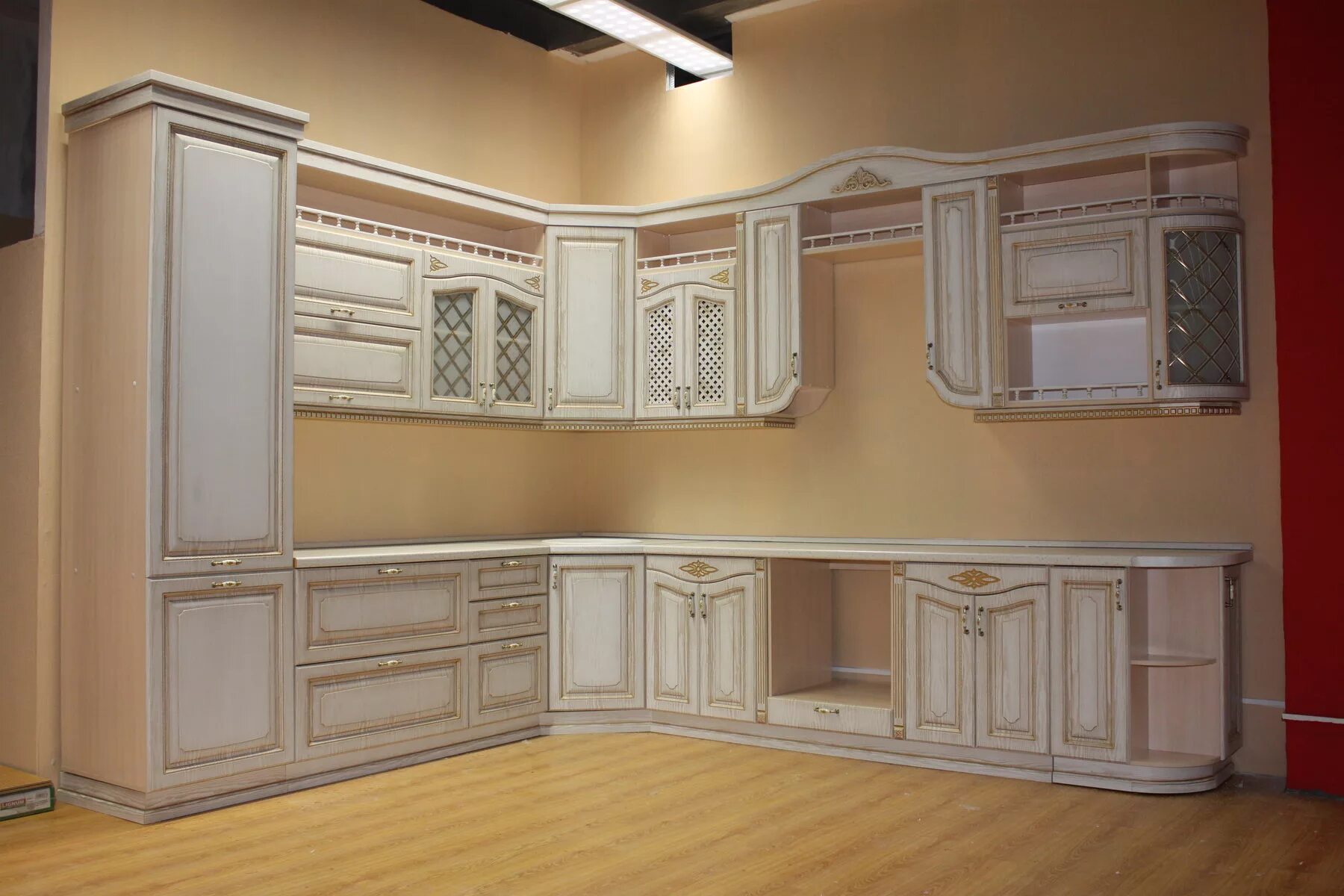 кухня угловая крем. кухонный гарнитур классика патина серебро. кухонной мебели томск. тмф фасады. кухонной мебели томск.