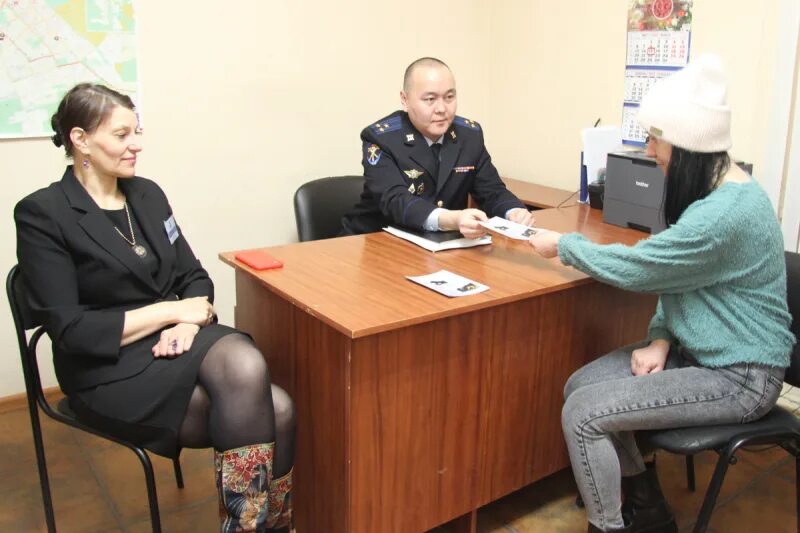 Начальник милиции. Прием граждан участковым уполномоченным полиции. Прием граждан на участковом пункте полиции. Прием граждан участковым уполномоченным полиции. Приём участкового полиции.