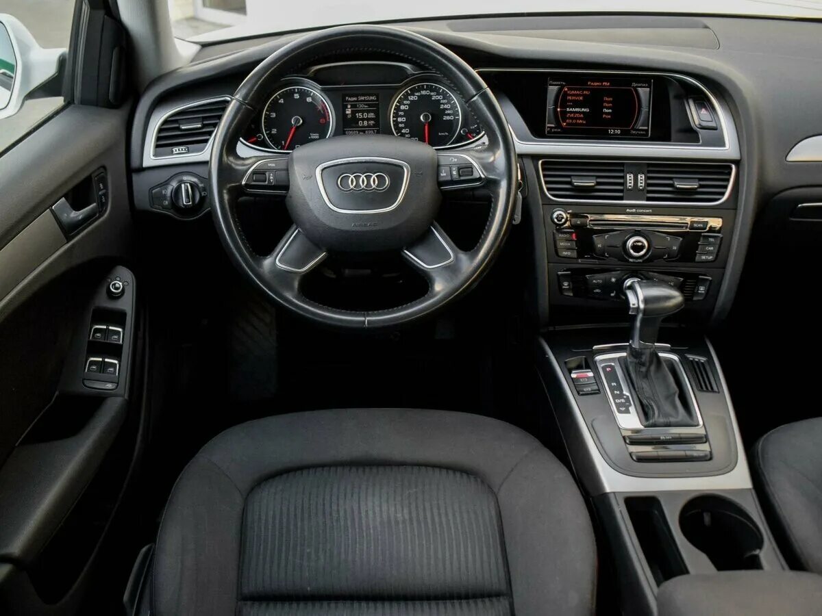 Купить ауди автомат. Audi a4 2014 салон. Audi a4 IV b8 салон. Audi a4 b8 2014. Ауди а4 2014 салон.