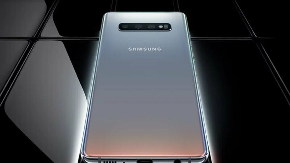 Последняя версия самсунга 2024. Samsung Galaxy s10. Samsung Galaxy s10 Silver. Galaxy s10 Prism Silver. Samsung Galaxy s10 SM-g973f.