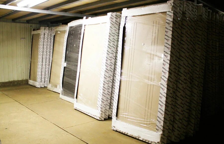 Упаковка дверного полотна. Упаковка дверного полотна. Жесткая упаковка. Упаковка двери в гофрокартон. Упаковка дверей.