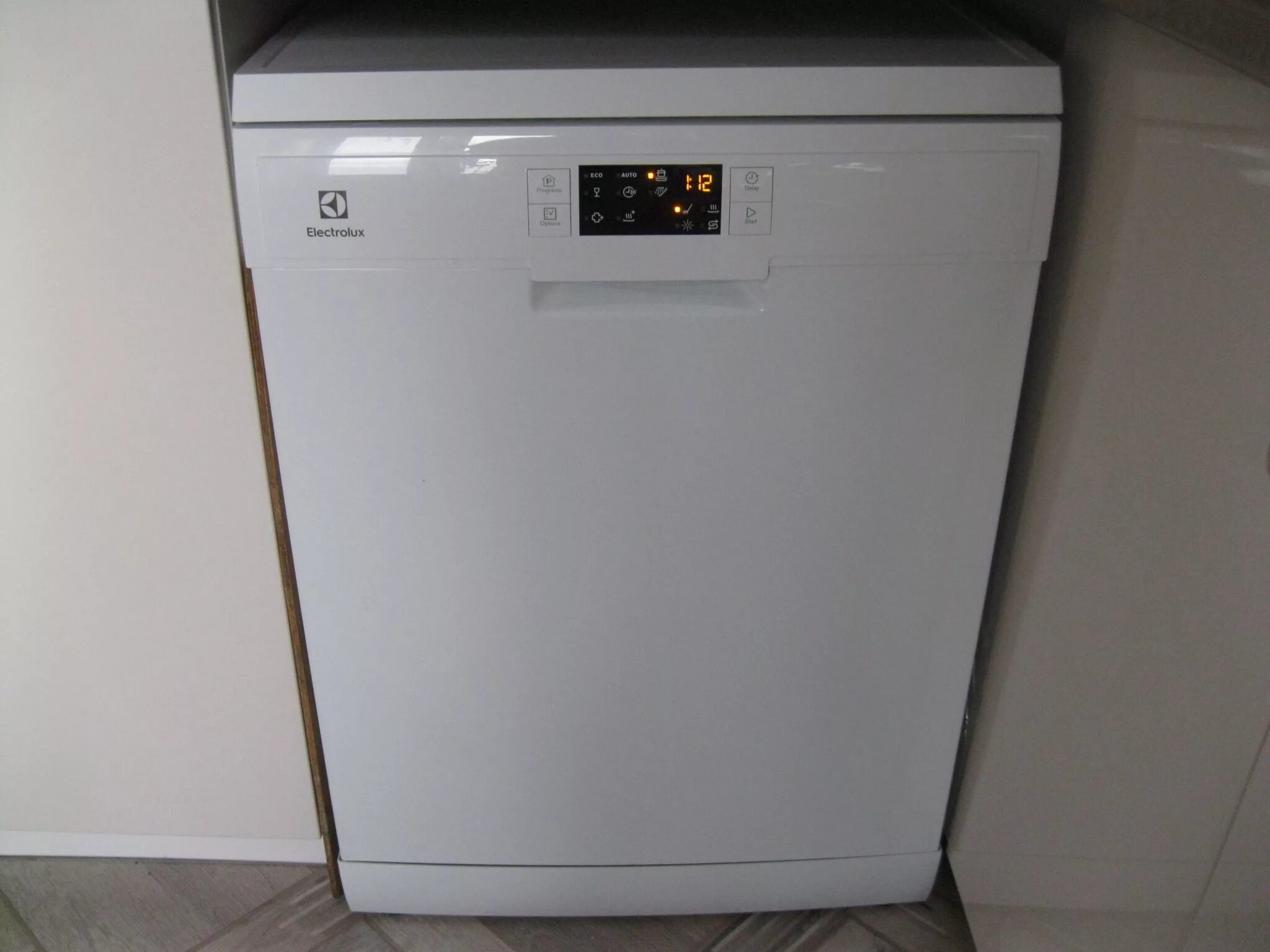Посудомоечная машина electrolux esf 9450 low. Посудомоечная машина electrolux esf 9450 low. Посудомоечная машина electrolux esf 6211 low. Электролюкс посудомоечная машина esf9552low инструкция. Electrolux esf9552low в интерьере.