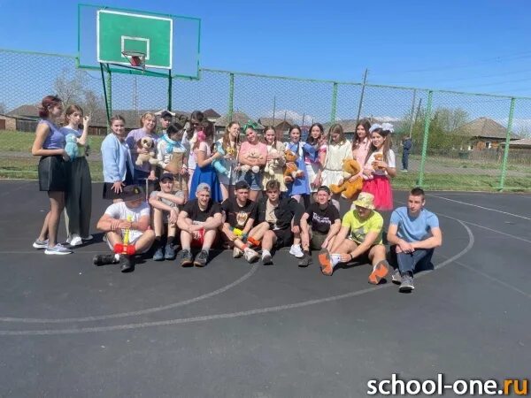 Фестиваль "гатчина – венеция севера". День детства 2023. Мост дружбы для детей. День детства 2023. Игра мост дружбы картинка.