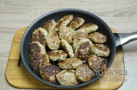Котлеты из фарша с манкой на сковороде