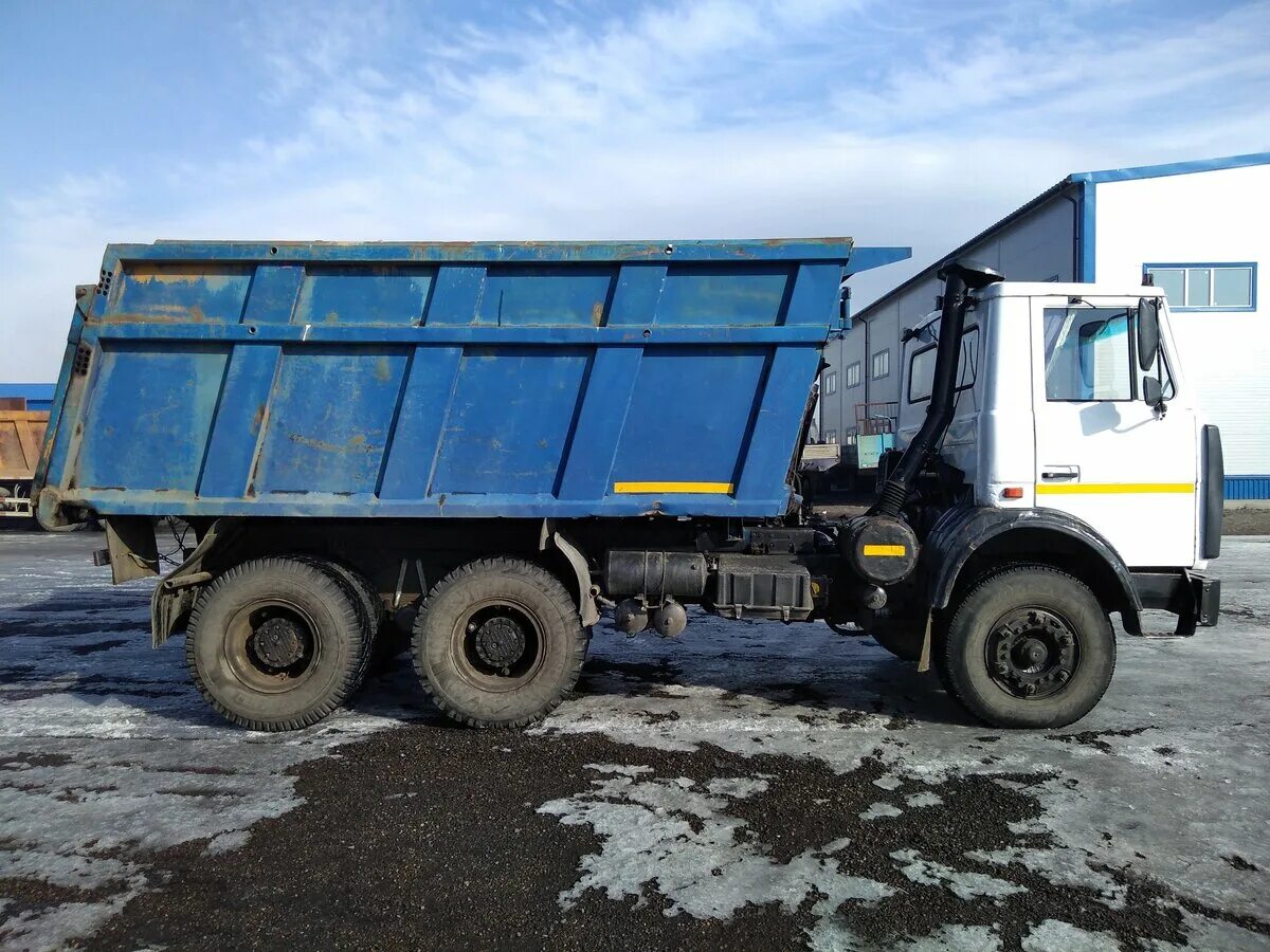 Кузов на мазе самосвале 5516. Маз 5516 с бортами. Маз 5516 кузов. Маз 5516 оранжевый самосвал. Маз 5516 белый.