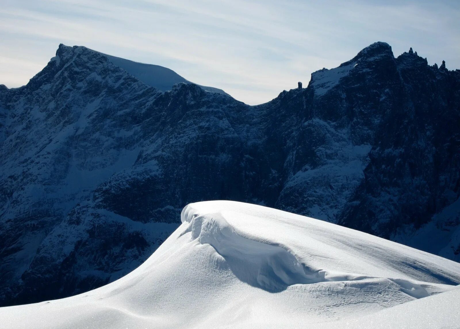 Горная вершина джомолунгма (эверест). Маттерхорн восхождение. Как меняется природа при подъеме в горы. Как называется смена в горах. Гора джомолунгма.