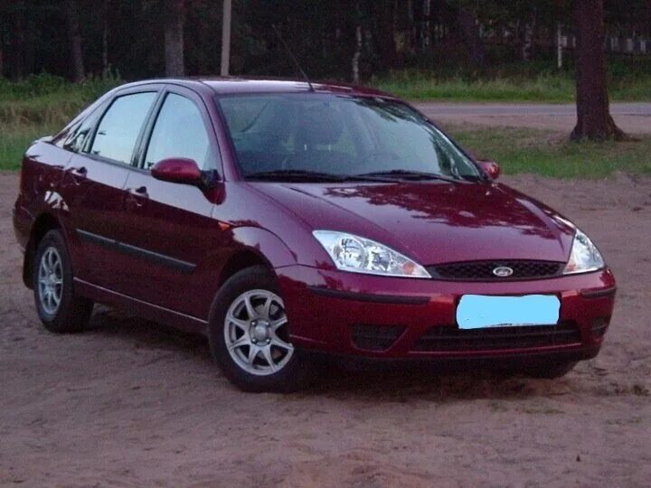 Купить форд фокус 1 2004. Форд фокус 1 седан красный. Форд фокус 1 седан 2004. Ford Focus 1 красный. Ford Focus 1 седан красный 2004.