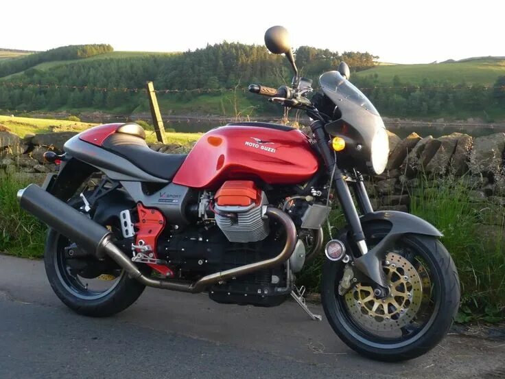 Мото гуцци модельный ряд. Кобз мото. Moto guzzi mgx-21. Гуцци мотоциклы. Мото гуцци мотоциклы.