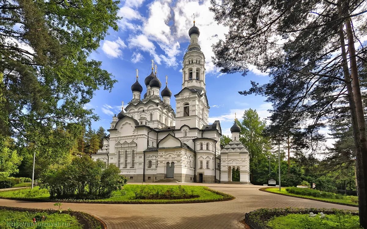 Русская община в санкт петербурге и ленинградской. Храм Казанской иконы Божией матери в Зеленогорске. Зеленогорск Це́рковь Каза́нской ико́ны Бо́жией ма́тери. Церкви Казанской иконы в Зеленогорске. Зеленогорск СПБ Церковь Казанской Божьей матери.