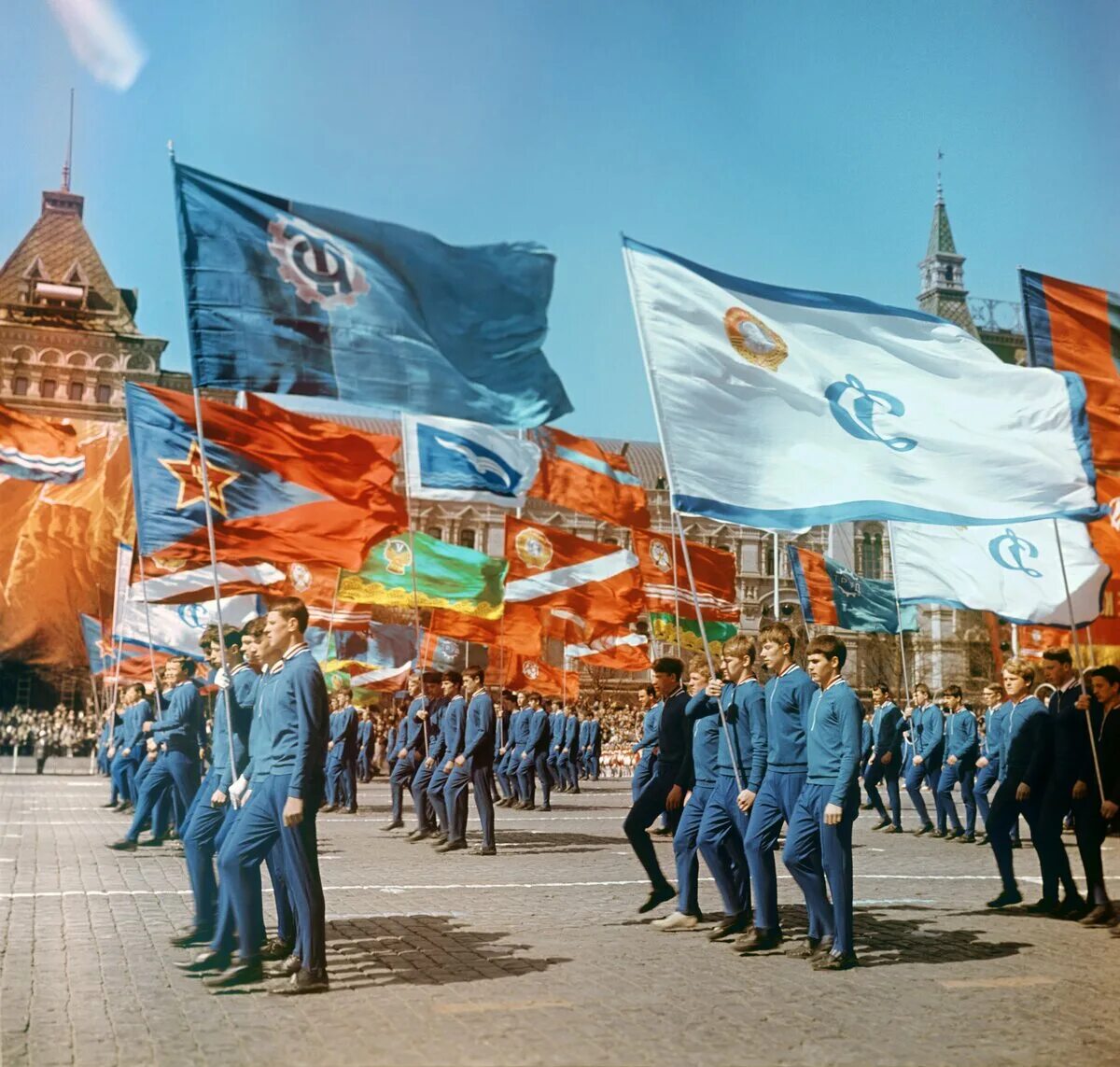 1 мая какой парад. Первомайская демонстрация. демонстрация знамени. парад 1 мая ссср. демонстрация 1 мая в ссср.