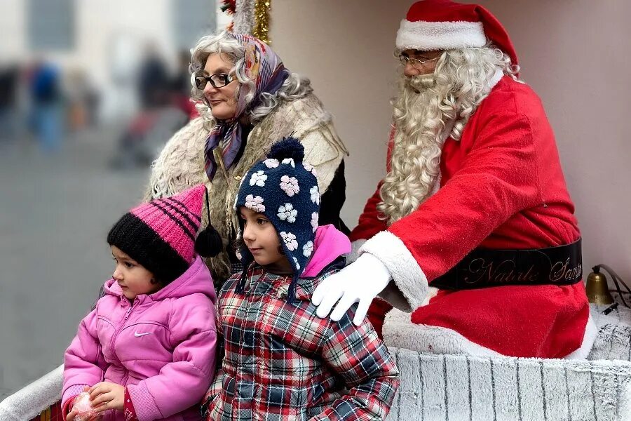 новогодний персонаж которого русский назвал бабой натальей. дед мороз италия фея бефана. снегурочка для детей. образ снегурочки. новогодний персонаж которого русский назвал бабой натальей.