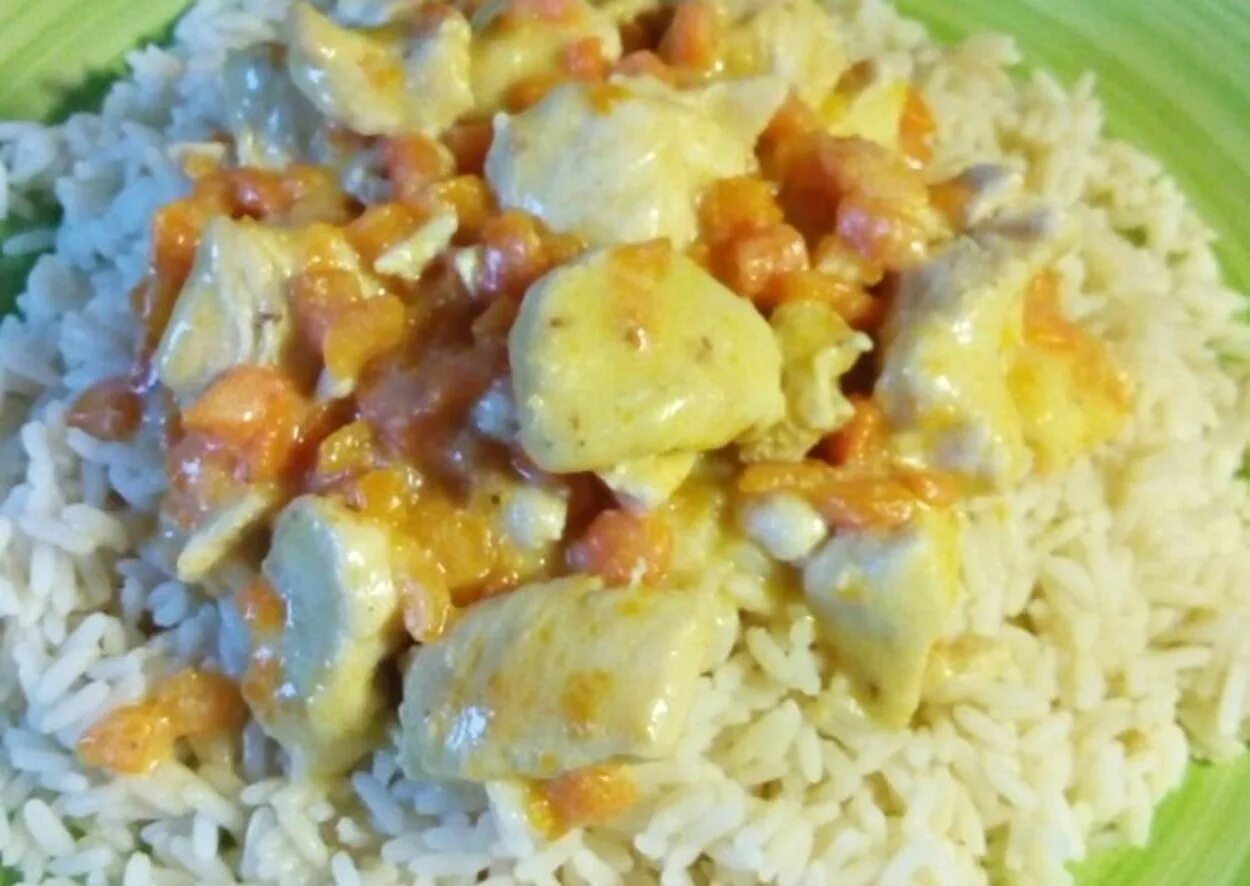 Чикен карри с рисом. Жареный рис с курицей. Куриный бефстроганов. Бефстроганов из куриной грудки. Фрикасе с гарниром.