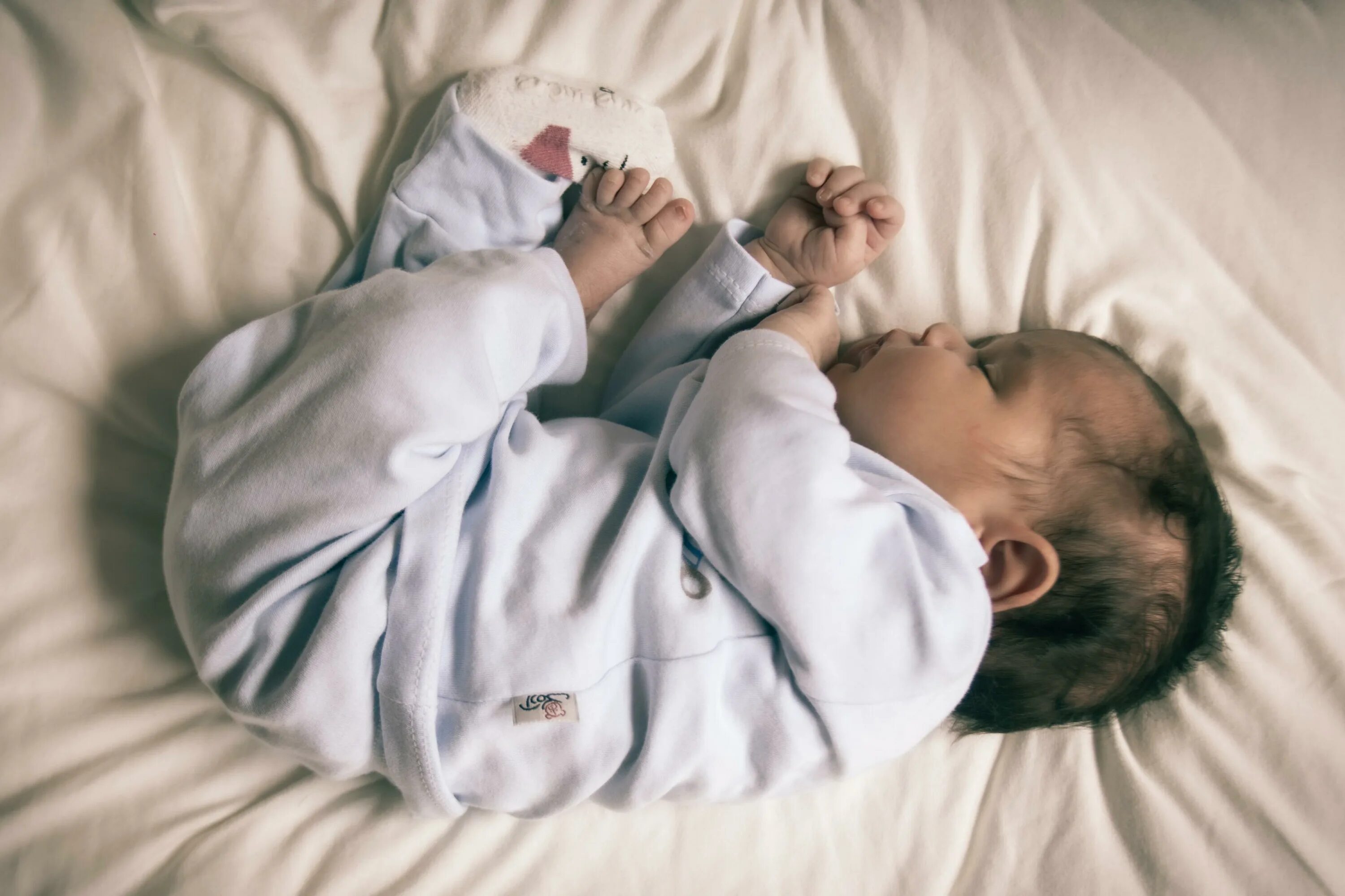 К чему снится новорожденный мальчик на руках. Сон новорожденного. Младенец в одеяле.