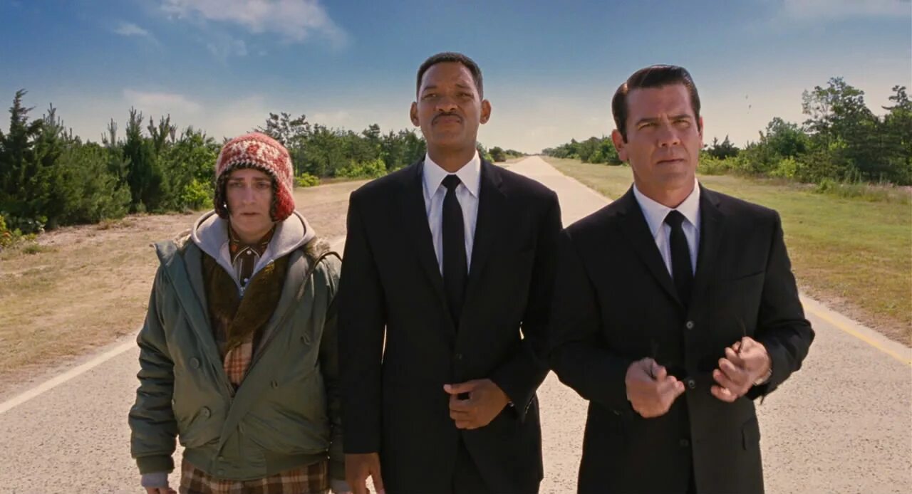 Люди в черном 3 роли. Джош бролин агент кей. Арканианец гриффин актер. Люди в черном 3 роли. Агент джей люди в чёрном.