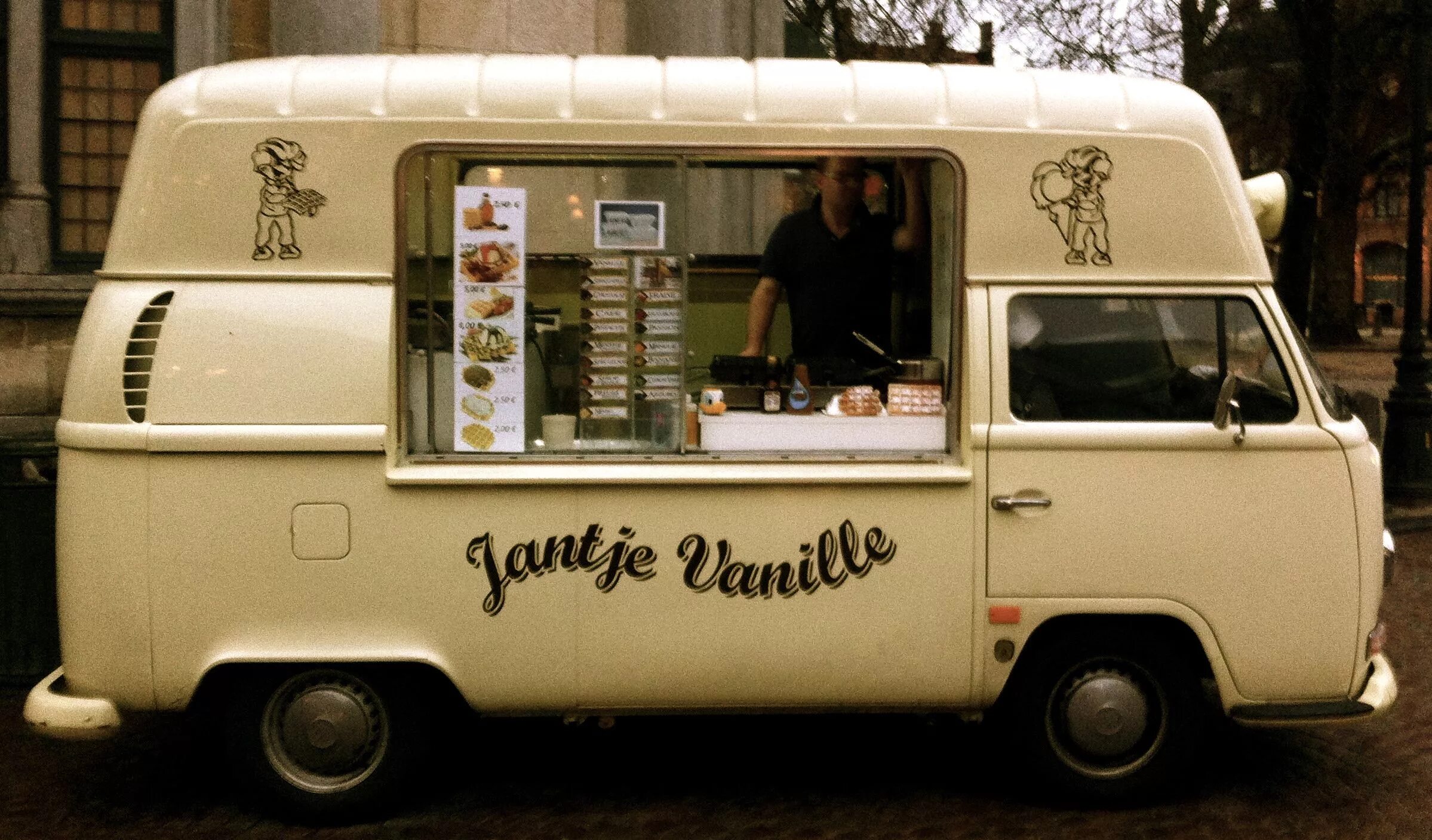 Food truck volkswagen. Передвижное кафе. Фудтрак – кафе «на колесах». Фудтрак фургон. Кофейня на колесах foodtruck go kz.