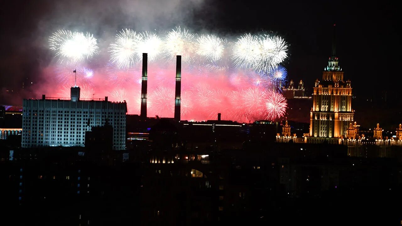 Салют на 9 мая 2023 Москва. Артиллерийский салют в Москве. Салют день Победы Москва. День города Москва салют. Ли салют в москве