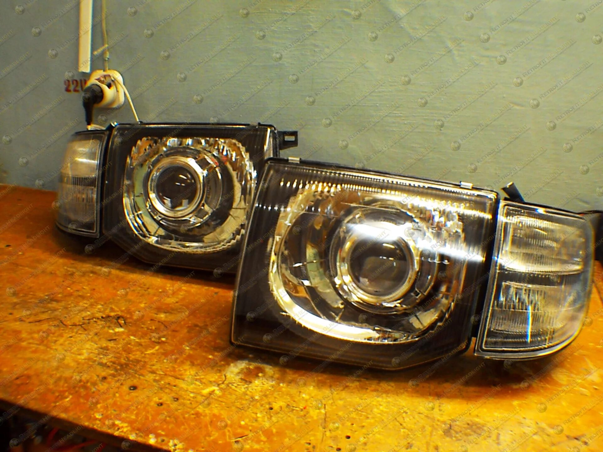 Фара мицубиси паджеро 2. Фары паджеро 2 рестайлинг. Фары паджеро 2 рестайлинг. Линзовые фары паджеро 2 рестайлинг. Фары паджеро 2 рестайлинг.