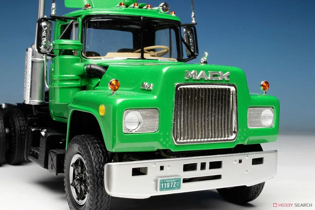 Mack отзывы. Mack r410s. 1/25 mack r685st semi tractor cab. 1/25 mack r685st. mack rs712lst.