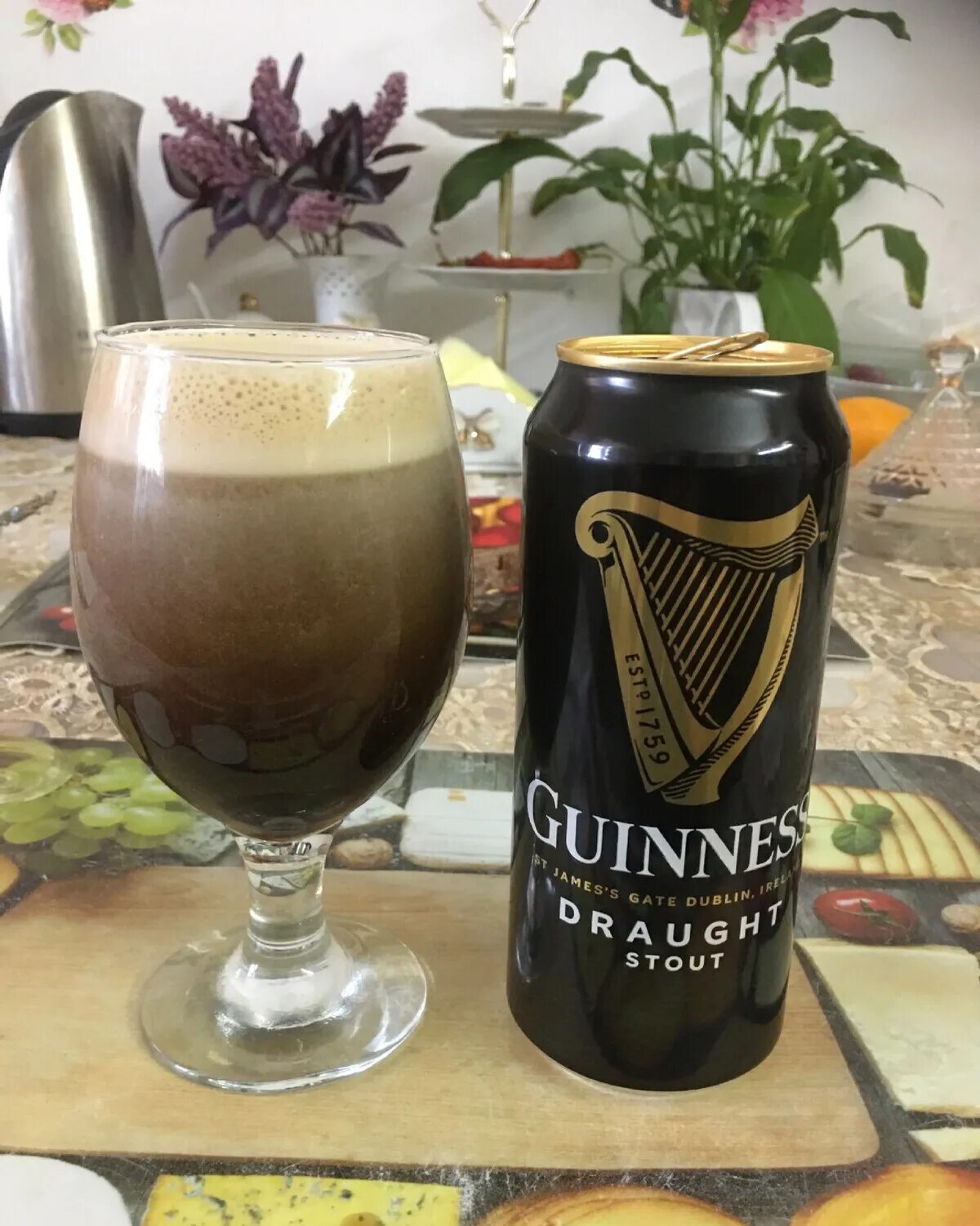 Азотное пиво купить. Пиво Guinness с азотной капсулой. Пиво Genesis с азотной капсулой. Guinness пиво с капсулой. Пиво Гиннесс с азотной капсулой.