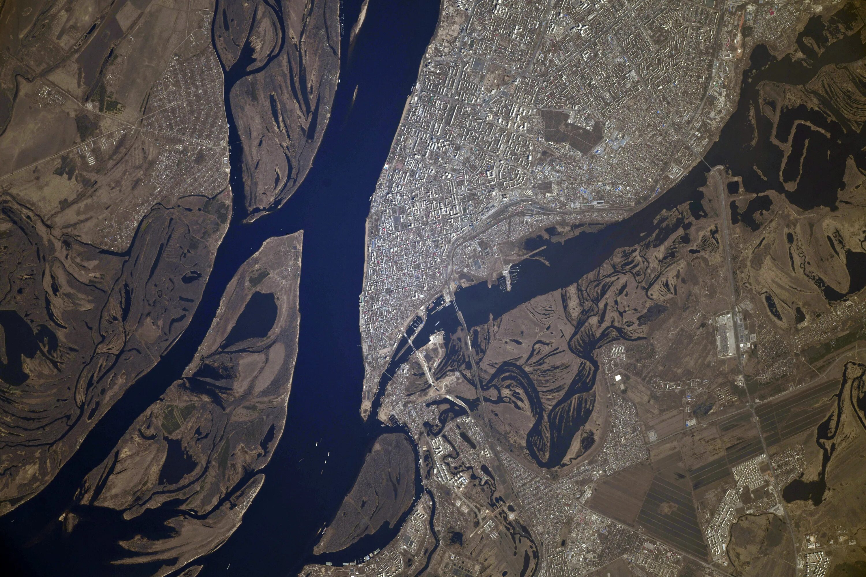 космический снимок реки нил. друзья со спутника. друзья со спутника. дельта реки спутниковый снимок. снимки со спутника.