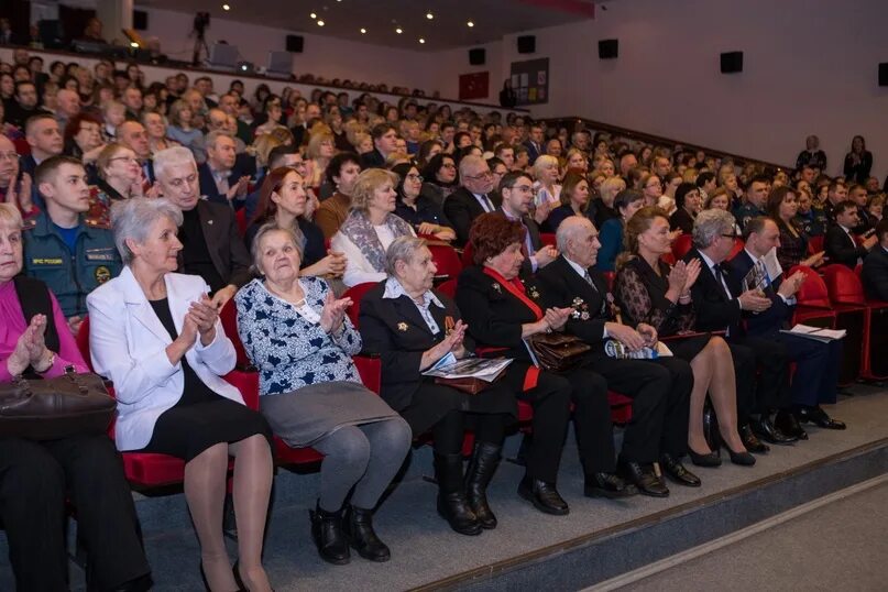 Дворец молодежи кронштадт. Дом культуры кронштадт. администрация кронштадта. дворец кронштадтского района. подслушано в кронштадте.