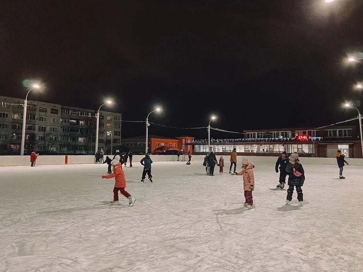 стадион металлург бокситогорск вместимость. фок олимп коммунар. лагерь россонь ленинградская область. центр волейбола сосновый бор. газпром арена иваново.