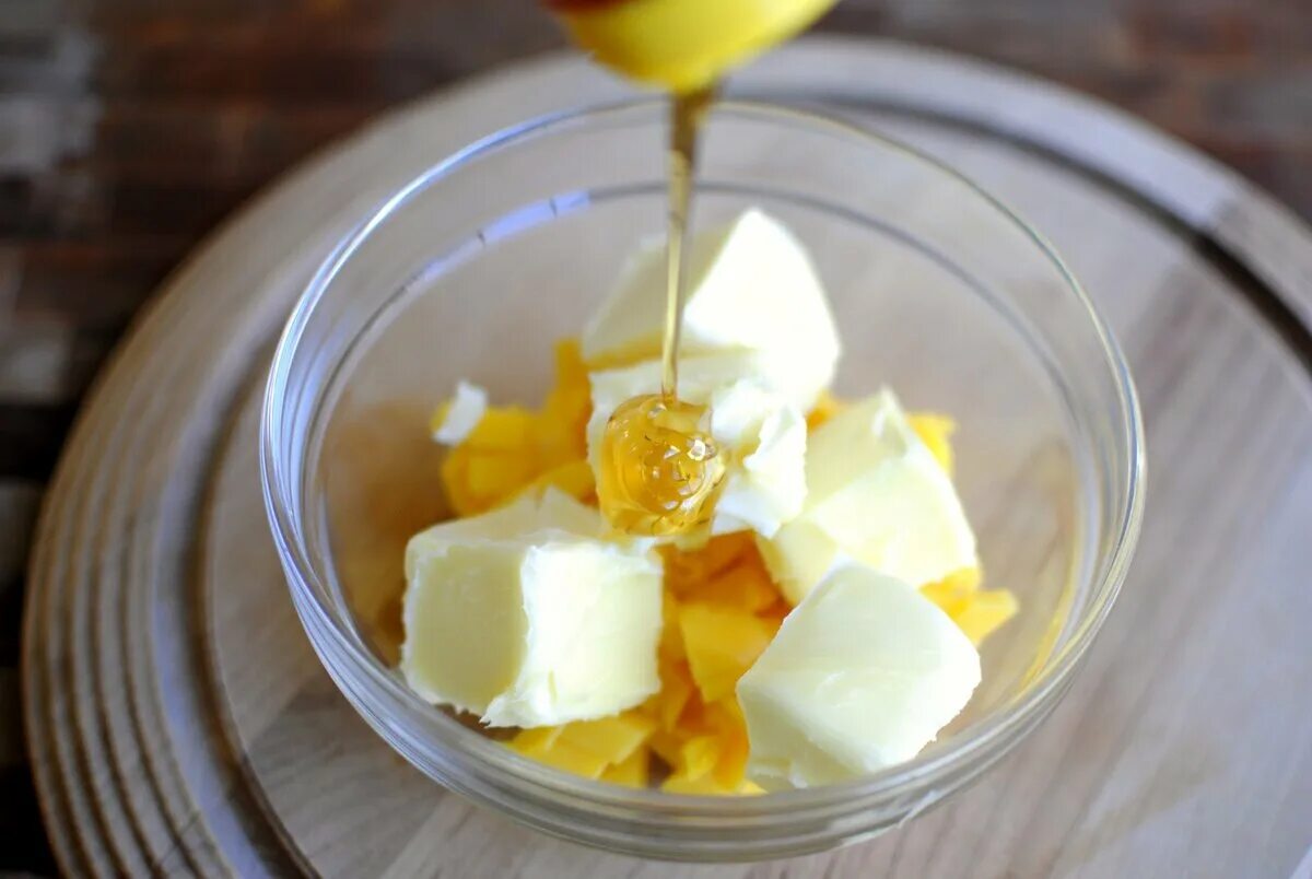 Масло с медом. Медовое масло. Медовое масло. Масло с медом. Масло с медом.