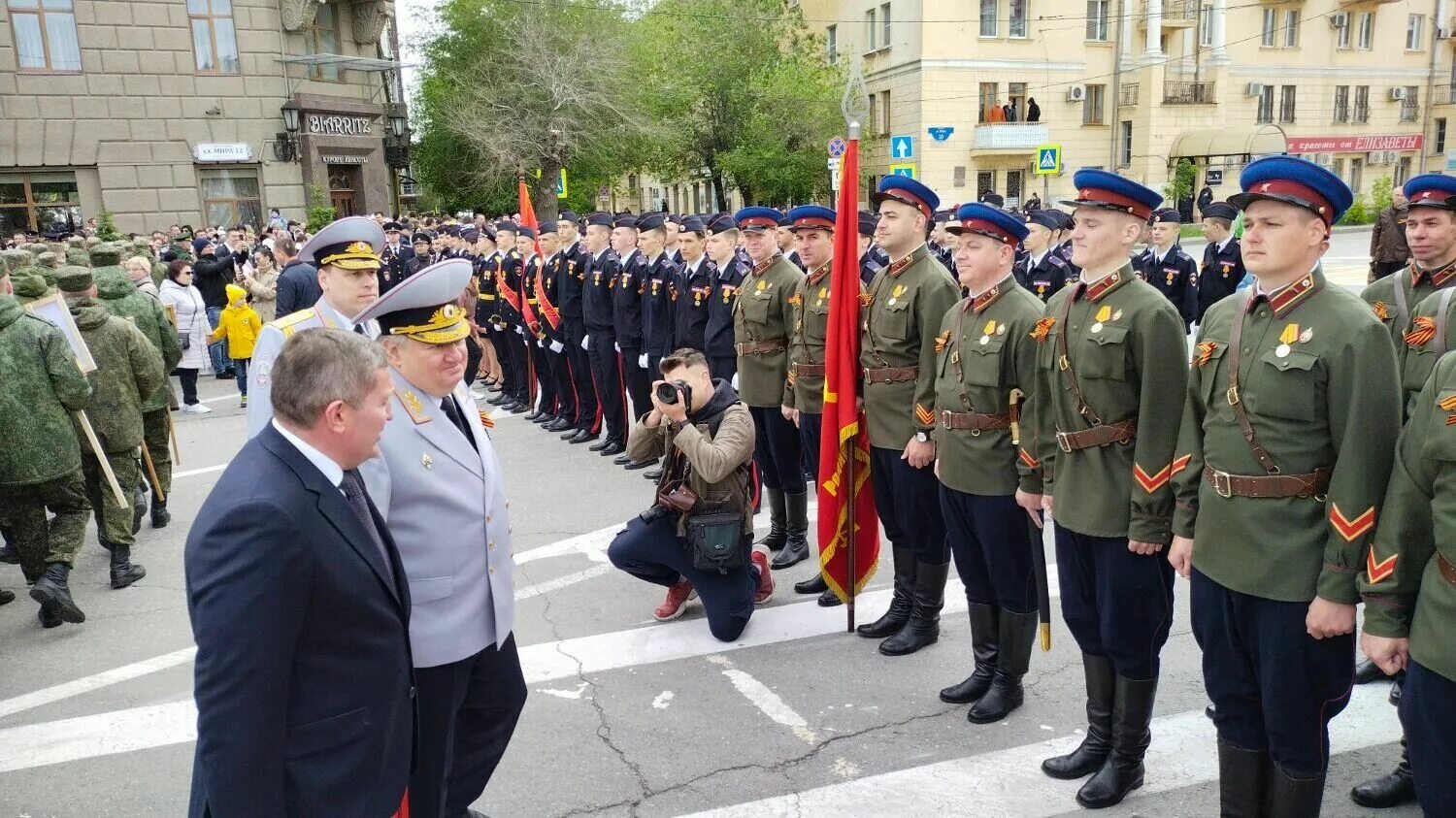 Парад 9 мая волгоград. Парад Победы. Парад Победы фото. Парад Победы Курган.